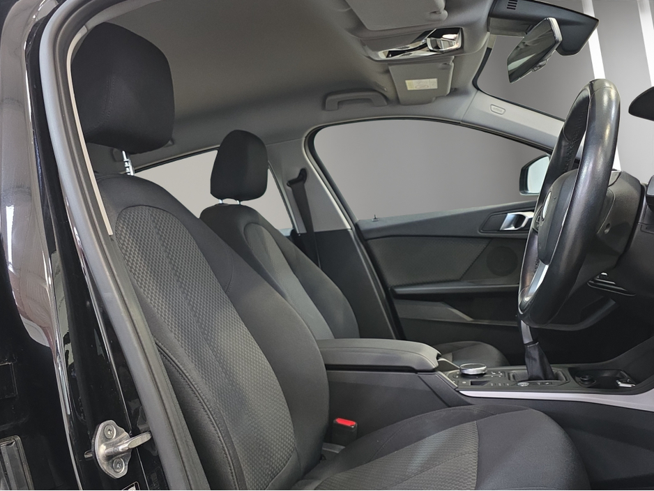 2020 BMW 1 Series - image 18