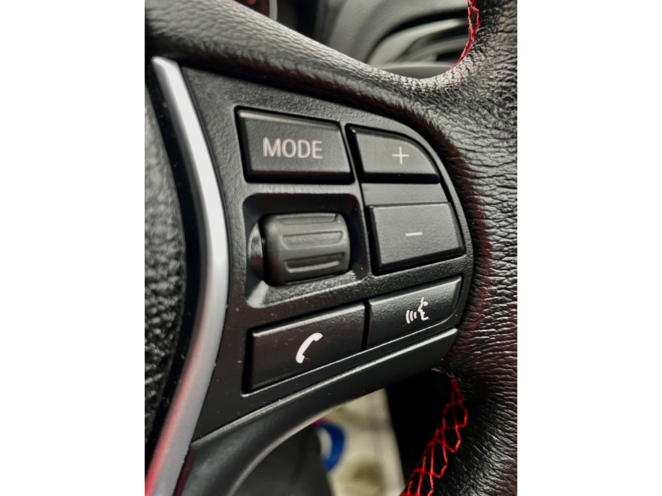 2016 BMW 1 Series - image 27