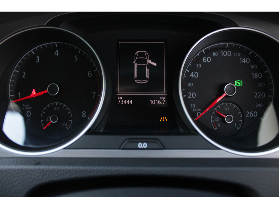 2016 Volkswagen Golf - image 12