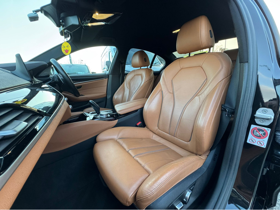 2017 BMW 5 Series - image 24