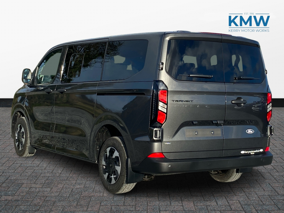 2026 Ford Transit Kombi Kombi 2.5 PHEV 232 BHP Automatic €60,500