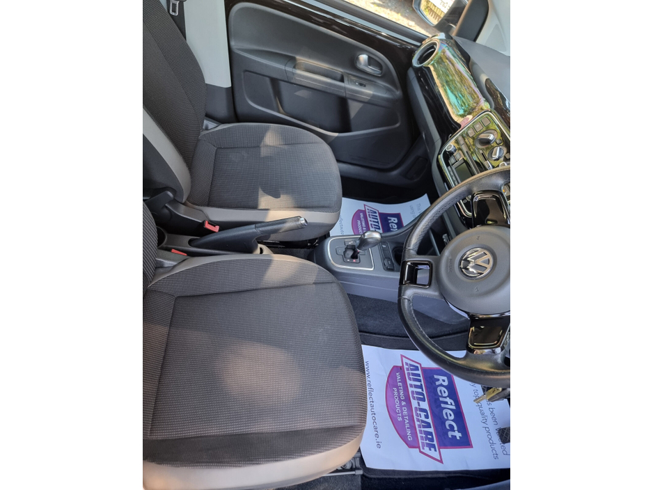 2014 Volkswagen up! - image 14