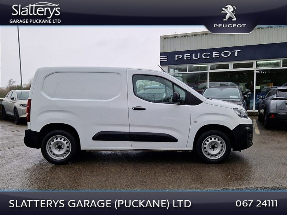 2021 Citroen Berlingo - image 6