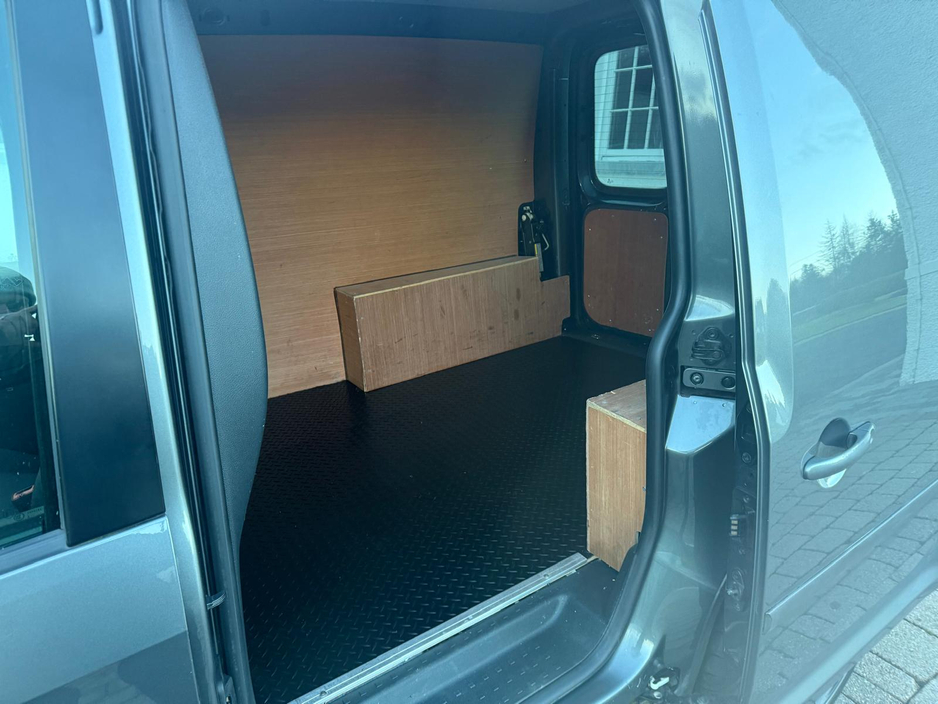 2019 Volkswagen Caddy C20 TRENDLINE TDI 102 €12,560
