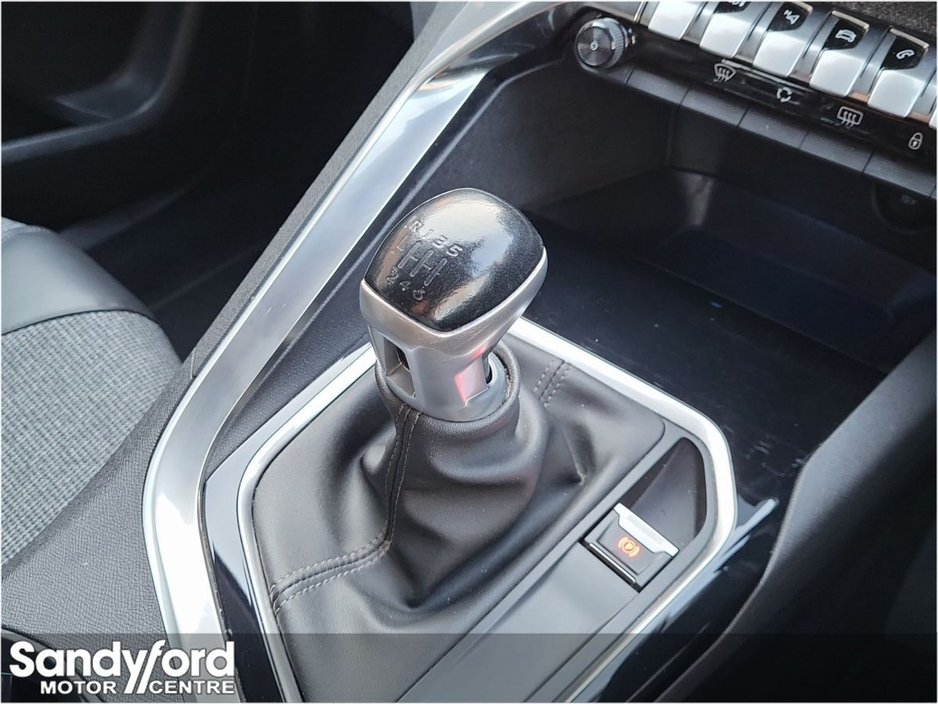 2018 Peugeot 3008 - image 23