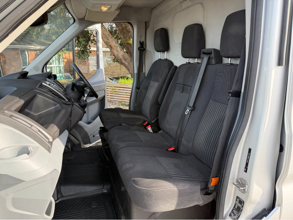 2017 Ford Transit - image 21