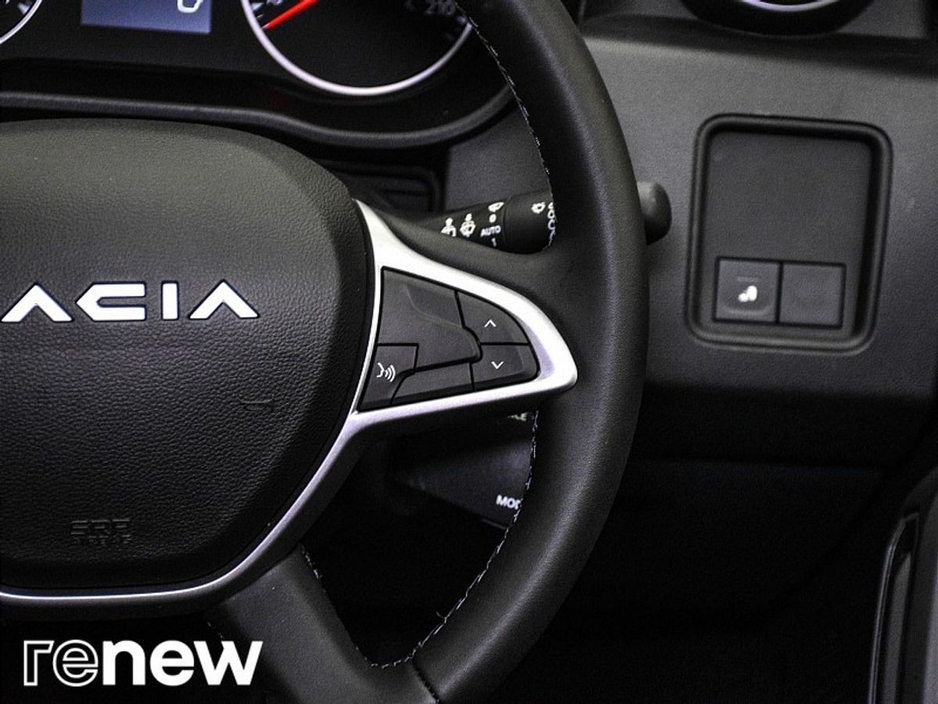 2023 Dacia Duster - image 22