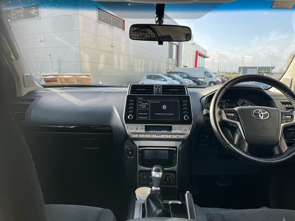 2022 Toyota Landcruiser - image 8