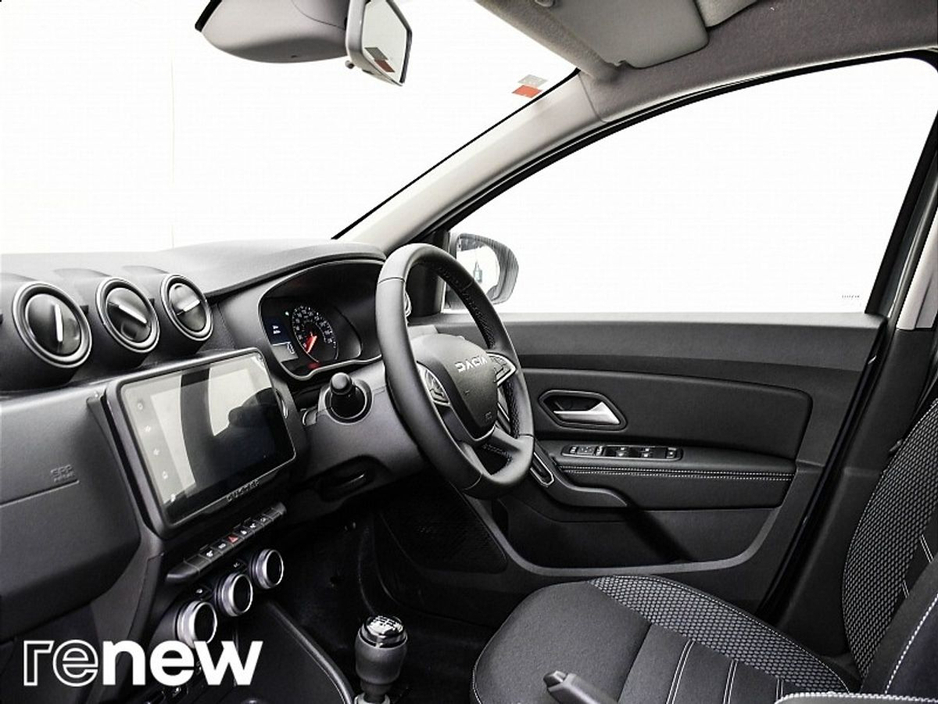 2023 Dacia Duster - image 5