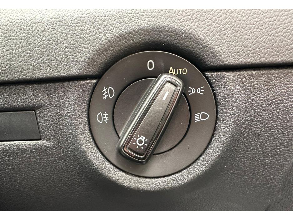 2017 Skoda Octavia - image 27