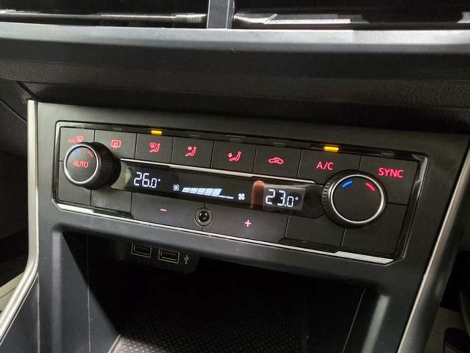 2019 Volkswagen Polo - image 18