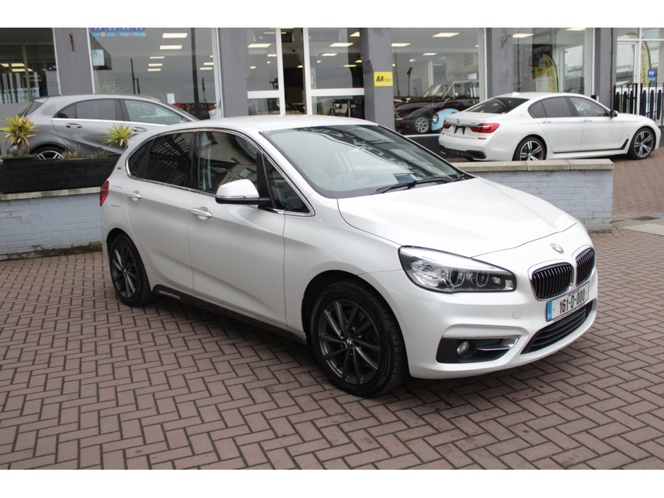 2016 BMW 2 Series Active Tourer - image 2