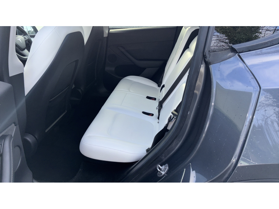 2022 Tesla Model Y AWD LR €31,950