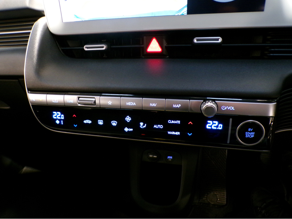 2023 Hyundai Ioniq 2023*ONLY 36,000 MILES*73KWH HYUNDAI IONIQ 5 PREMIUM EV*FULL HYUNDAI SERVICE HISTORY*FULL BATTERY HEALTH CERTIFICATE*PREMIUM PACK*2 CHARGER*1 OWNER*FANTASTIC CONDITION SPEC Bluetooth,Apple car-play,Ce €29,900