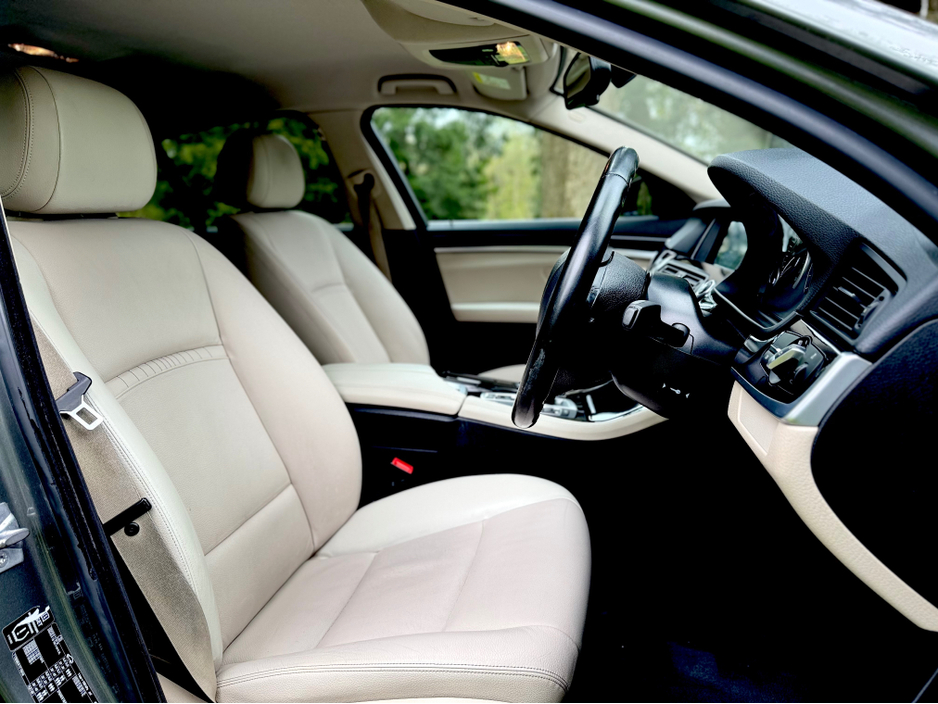 2015 BMW 5 Series - image 3