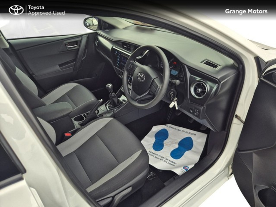 2018 Toyota Auris Van - image 12