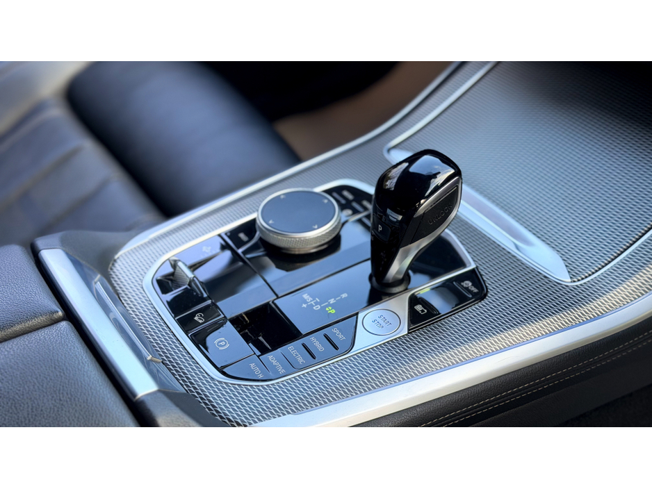 2021 BMW X5 - image 11