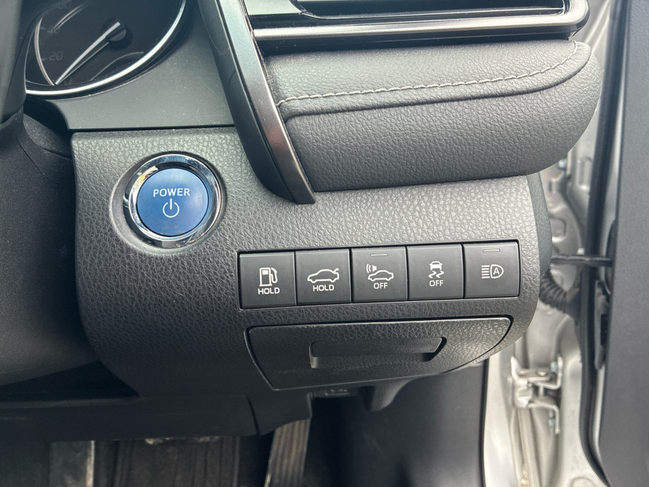 2019 Toyota Camry - image 14