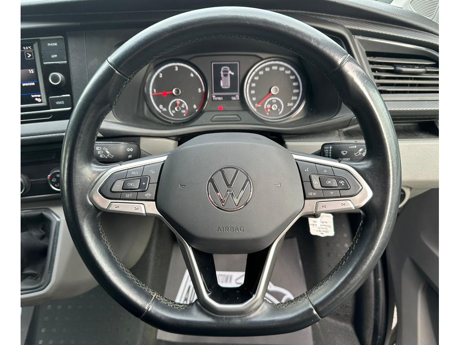 2021 Volkswagen Transporter - image 19