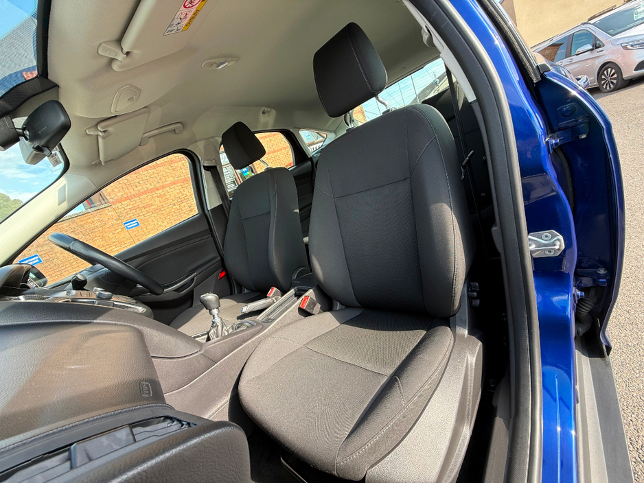 2017 Ford Focus - image 18