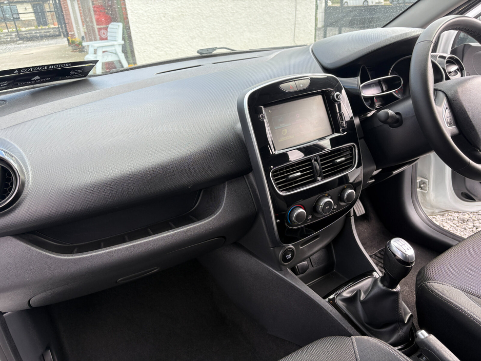 2019 Renault Clio - image 18