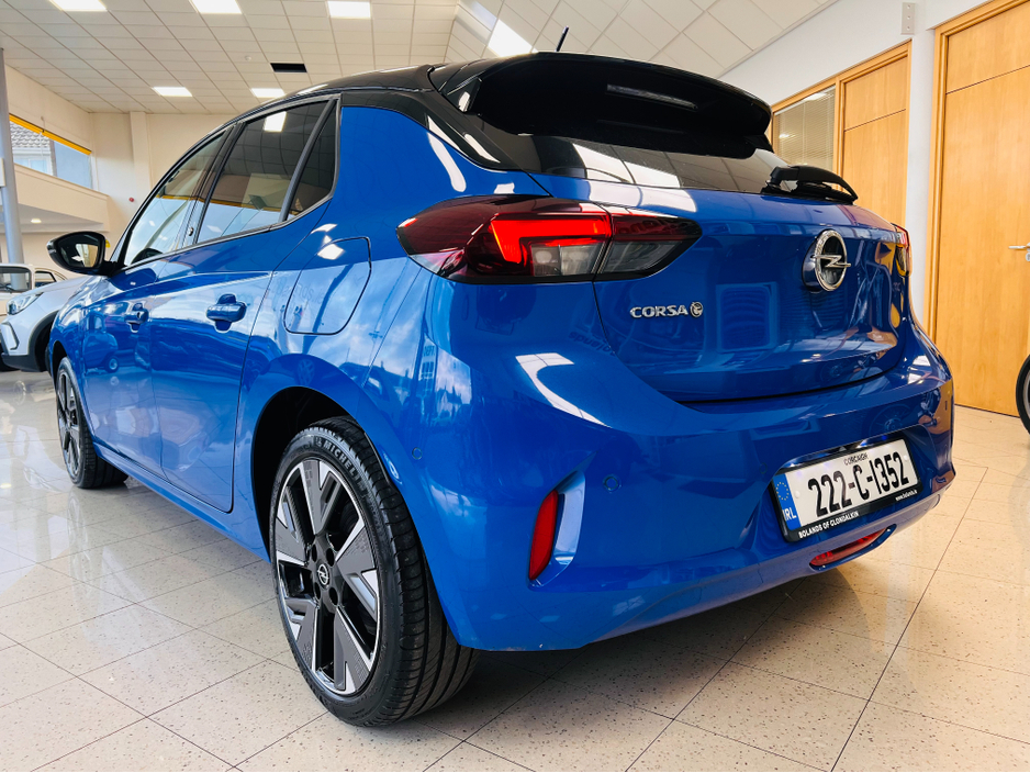 2022 Opel Corsa - image 12