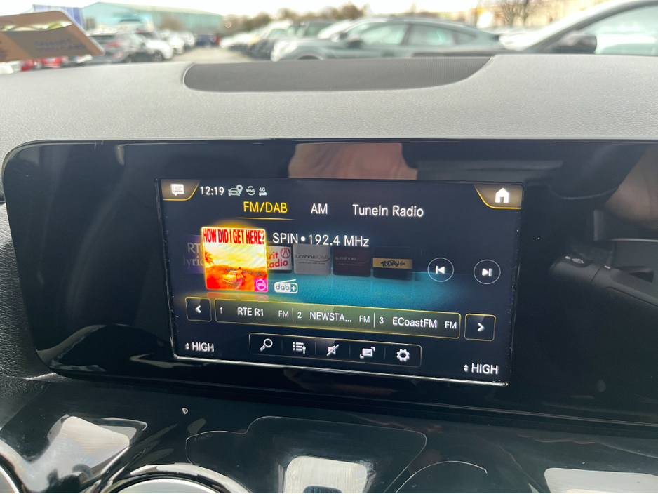 2019 Mercedes-Benz B Class B180 SPORT AUTOMATIC 1.3 PETROL //LOW MILES//HALF LEATHER SEATS//SAT NAV//REVERSE CAMERA// €20,950