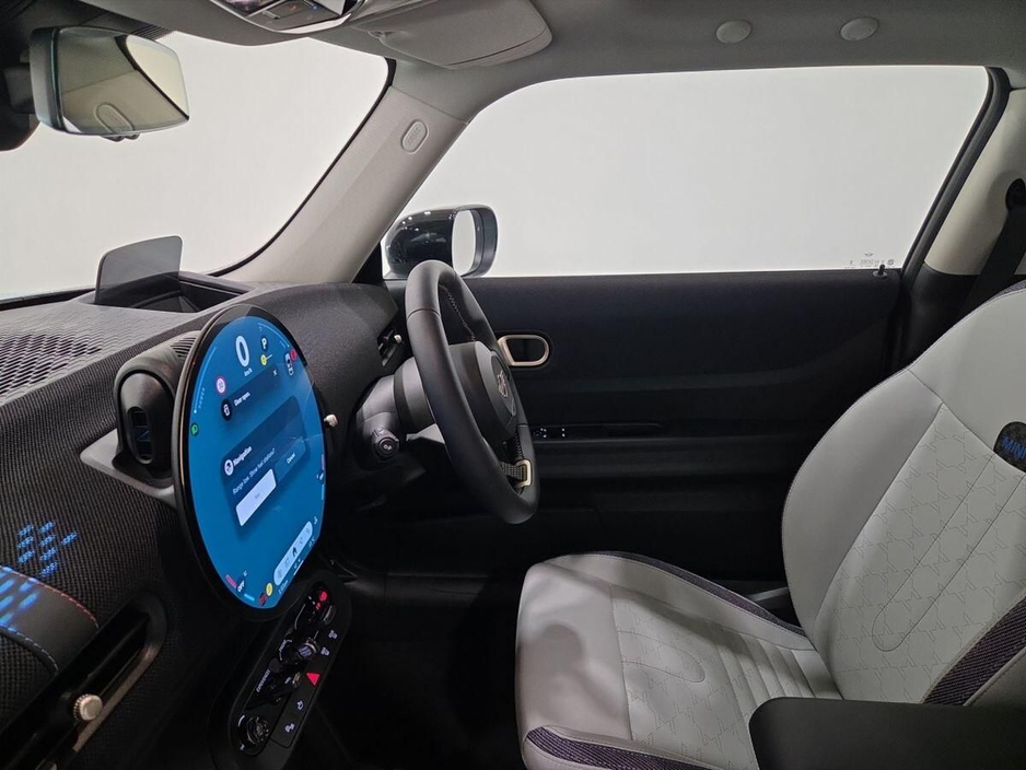 2025 MINI Hatch - image 7