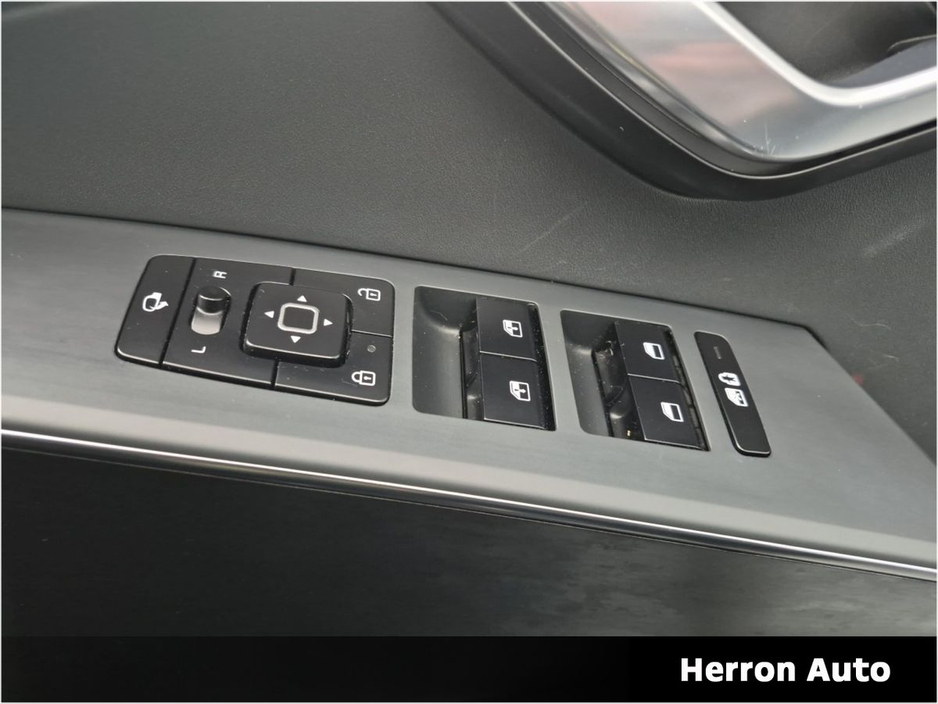 2022 Kia Niro 1.6 GDI PHEV K4 Black Cladding Auto €26,900