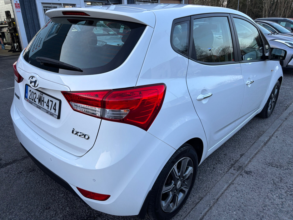 2020 Hyundai ix20 - image 7