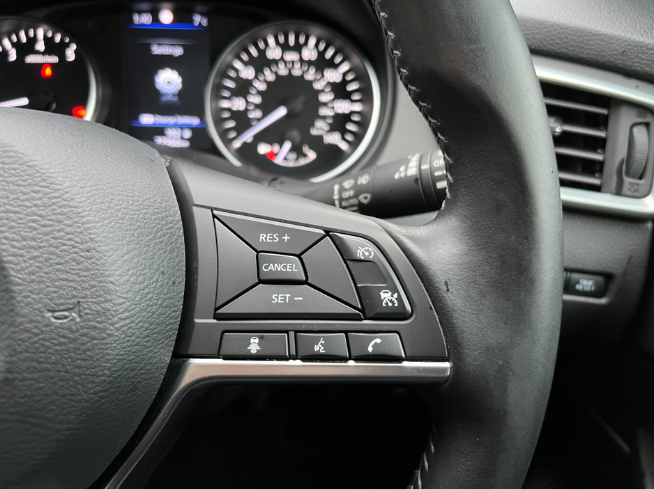 2020 Nissan Qashqai DIG-T TEKNA 1.3 PETROL //MASSIVE SPEC//PANORAMIC GLASS ROOF//SAT NAV//BOSE SOUND SYSTEM//HALF LEATHER HEATED SEATS//ADAPTIVE CRUISE CONTROL// €19,950