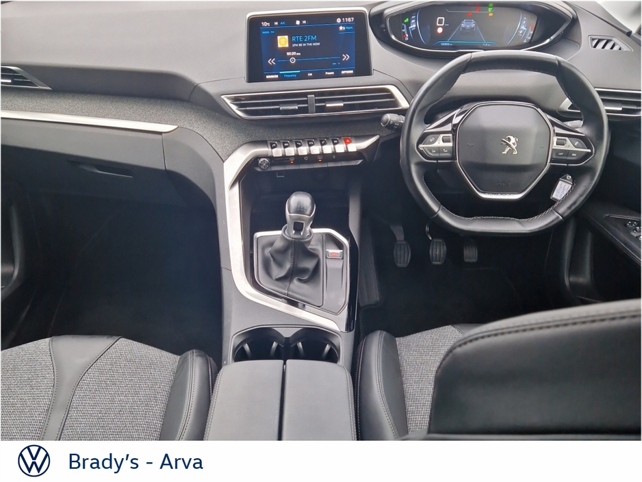 2019 Peugeot 3008 - image 2