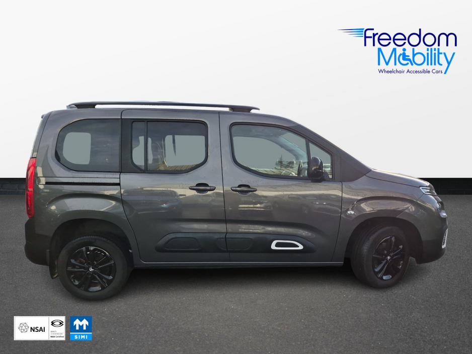 2023 Citroen Berlingo Multispace Wheelchair Access Taxi Spec €35,950