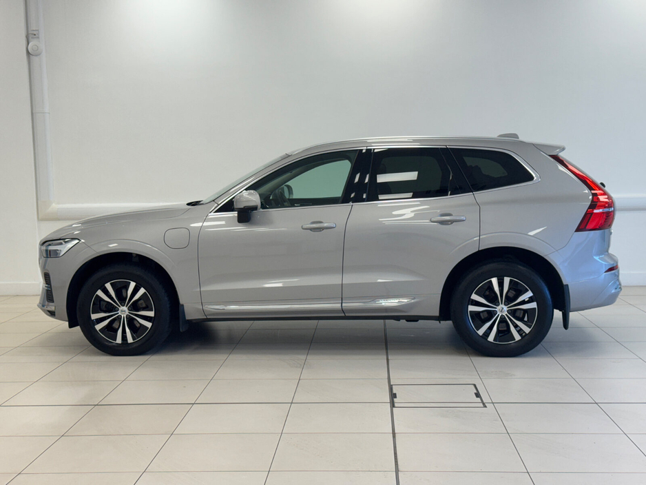 2022 Volvo XC60 - image 4