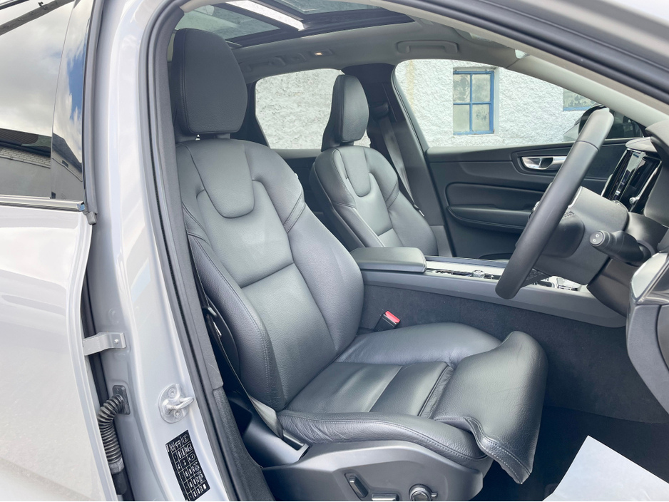 2023 Volvo XC60 - image 16