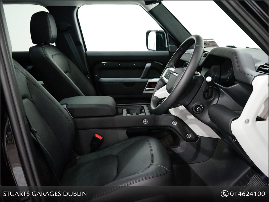 2023 Land Rover Defender - image 22