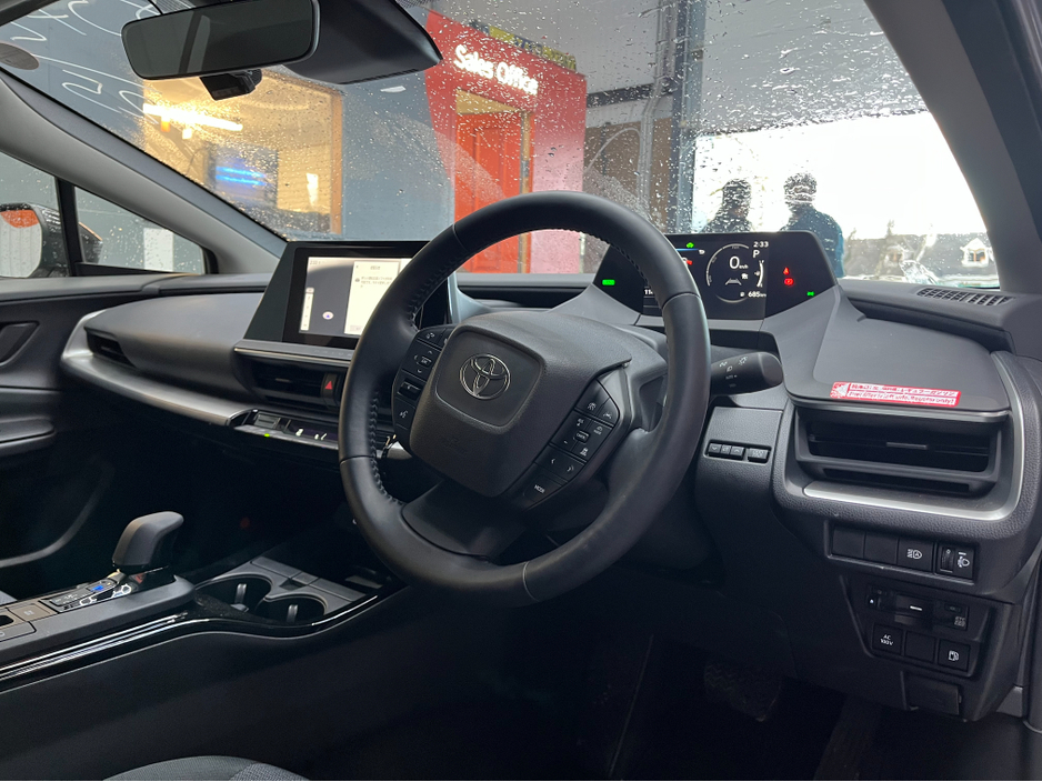2025 Toyota Prius - image 8