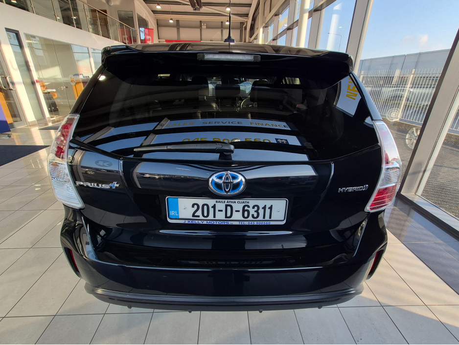 2020 Toyota Prius+ - image 4