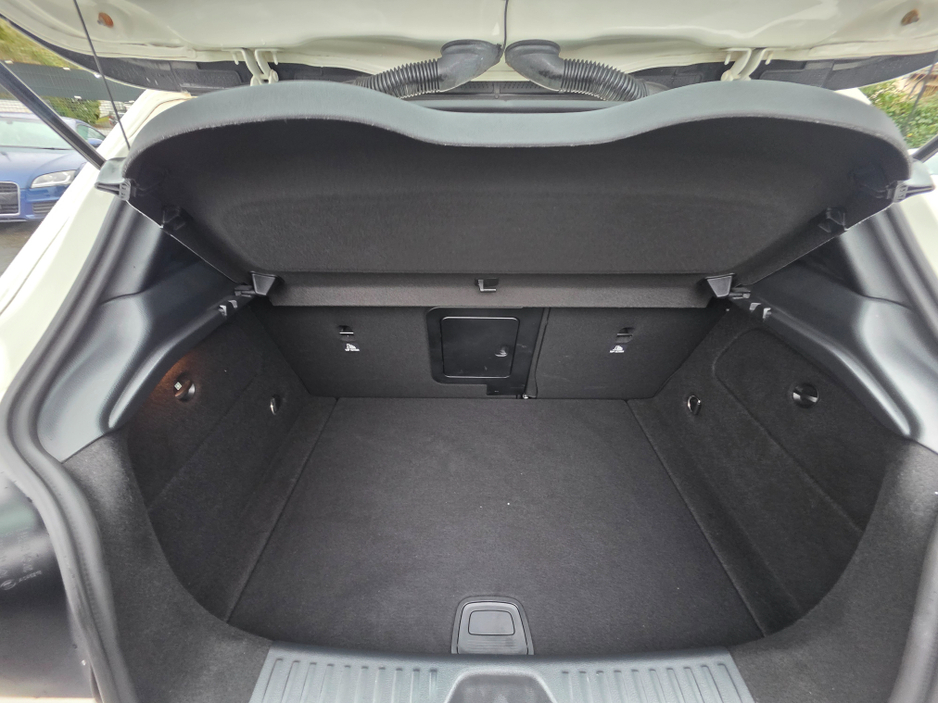 2015 Mercedes-Benz A Class A180  SUNFOOF PANO ROOF - HALF LEATHER HEATED SEATS - REV CAMERA - HI SPEC / SYSTEM LOW ROAD TAX BAND / SIMI DEALER €16,450