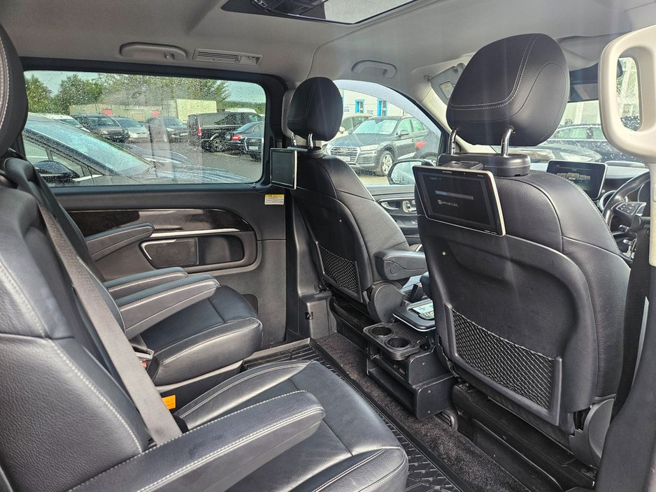 2017 Mercedes-Benz V Class - image 29