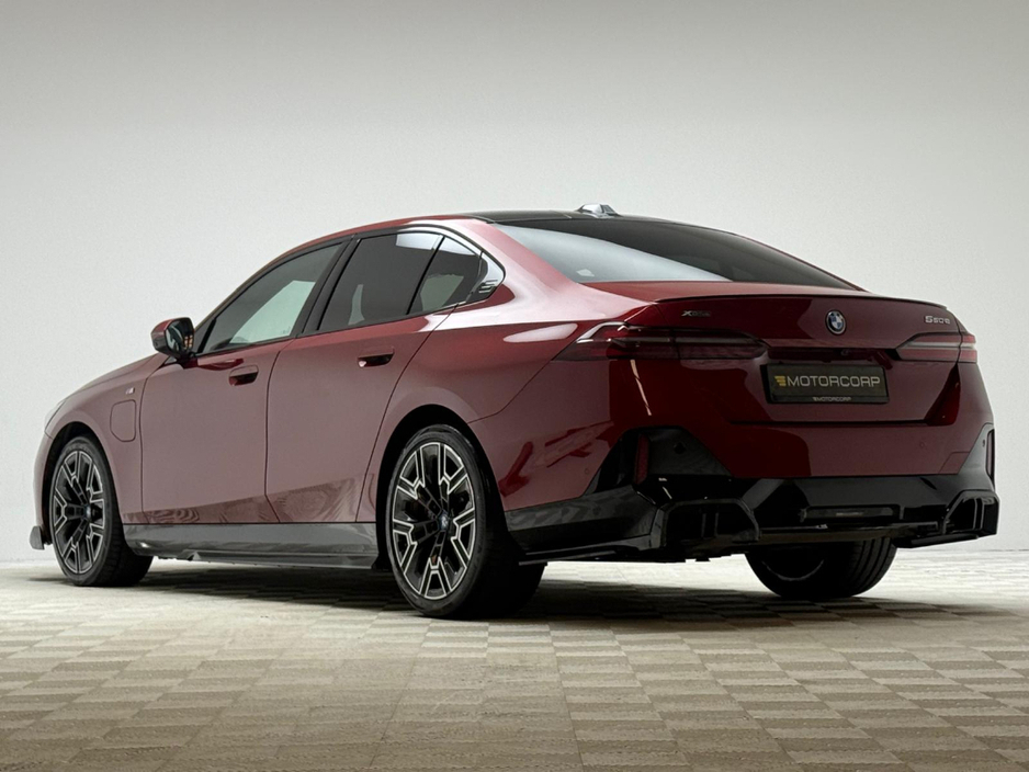 2025 BMW 5 Series 550E M SPORT PRO XDRIVE