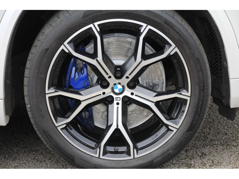 2019 BMW X5 - image 10