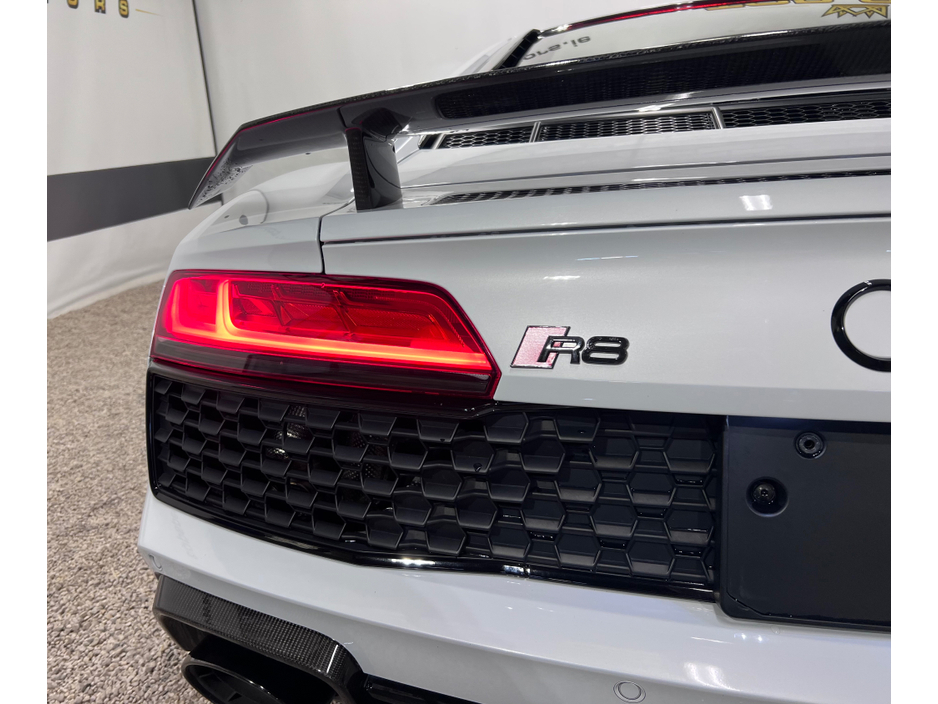 2022 Audi R8 R8 V10 Performance Carbon Edition €1