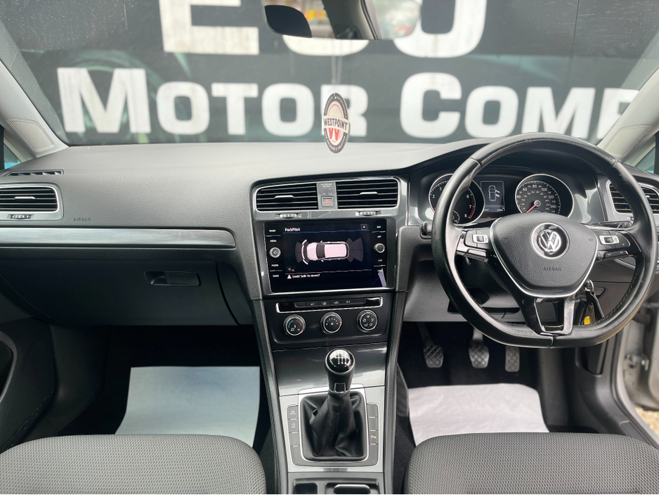 2017 Volkswagen Golf - image 8