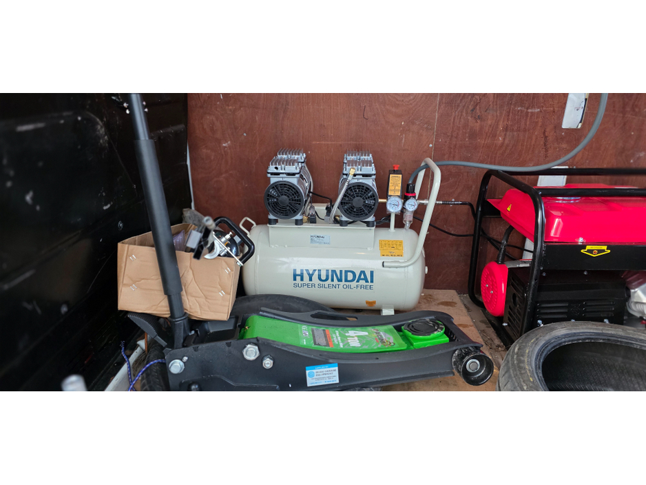 2021 Ford Transit - image 20