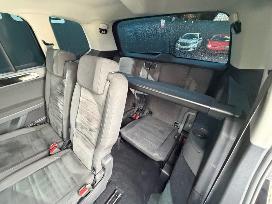 2017 Volkswagen Touran - image 38