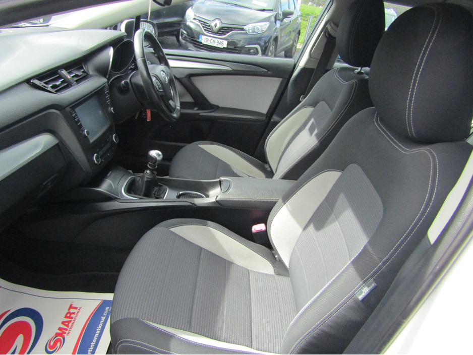 2018 Toyota Avensis - image 7