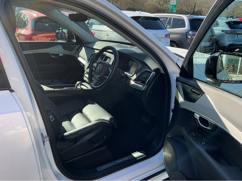 2024 Volvo XC90 - image 12