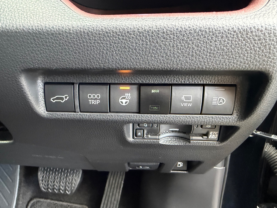 2023 Toyota Rav4 - image 19