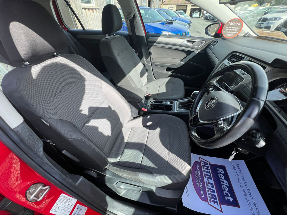 2015 Volkswagen Golf - image 9